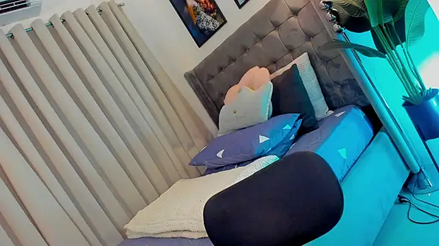 saucysensual_tanyahx (T young) - MAKE ME CUM HARD HERE MYLOVE