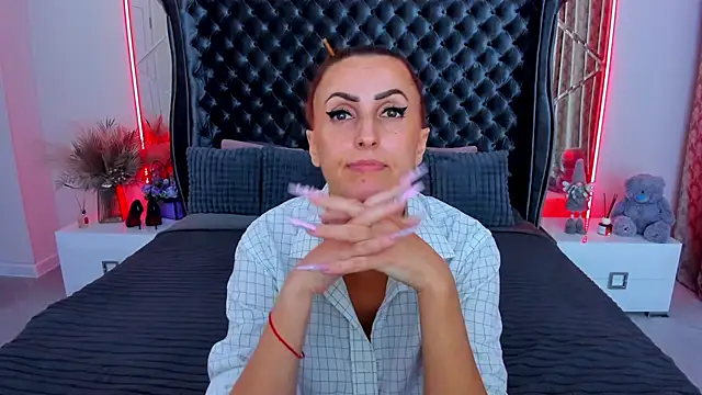 Rebecca_Diamond live cam on StripChat