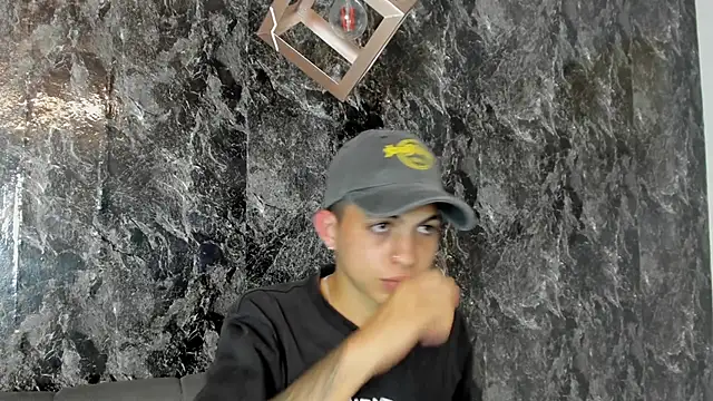 cameron_lux77 webcam