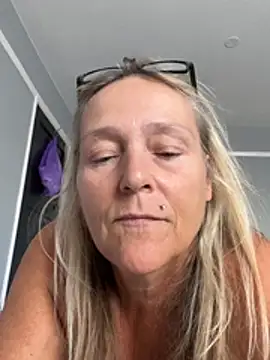 Blondnboujee53