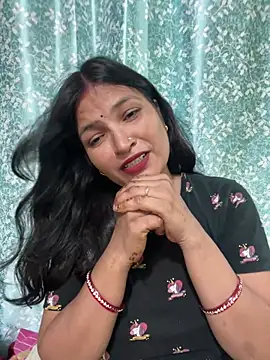 Priyaa_1433 webcam