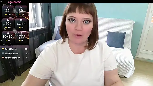 LizaMilfa live cam on StripChat