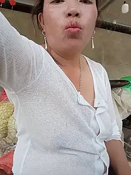 Yellow-pink webcam