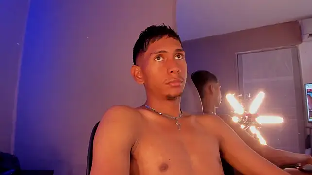 Nick_Collins18 live cam on StripChat