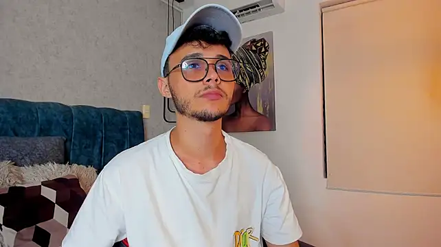 Alhan_Twink live cam on StripChat