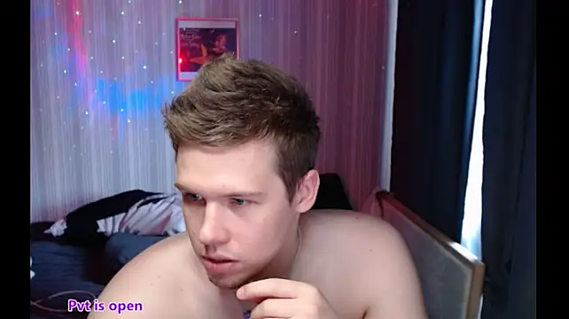 Sheldon_music live cam on StripChat