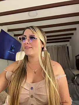 natashasweet live cam on StripChat