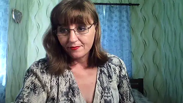 Alisaprice077 live cam on StripChat