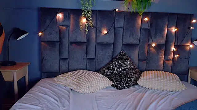 AriaBennett__ webcam