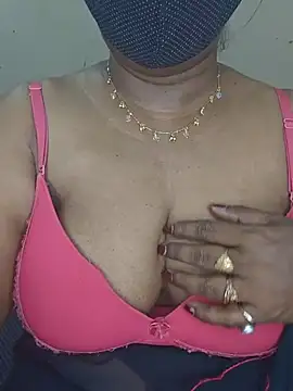 MISS-LOVEV webcam