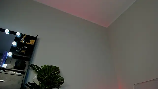 Mia__Milan live cam on StripChat