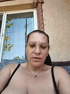 SugarDiamonds live cam on StripChat
