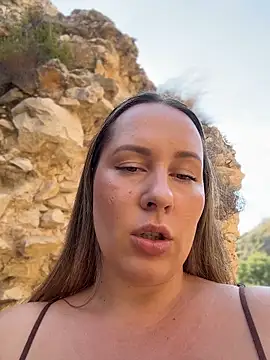 Mona_Plus live cam on StripChat