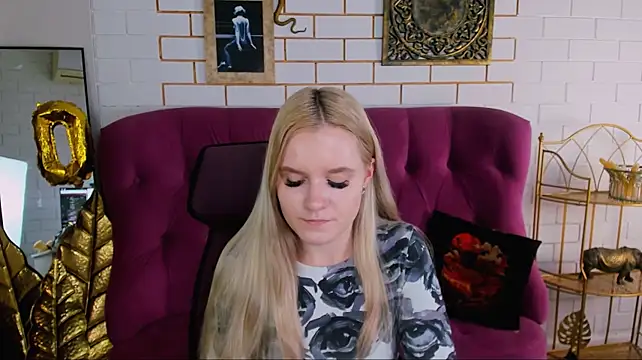 SherriButlers live cam on StripChat