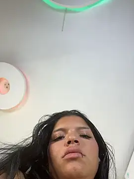 Aprilrose_ webcam