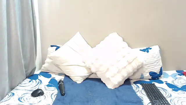 Tinnypussie webcam