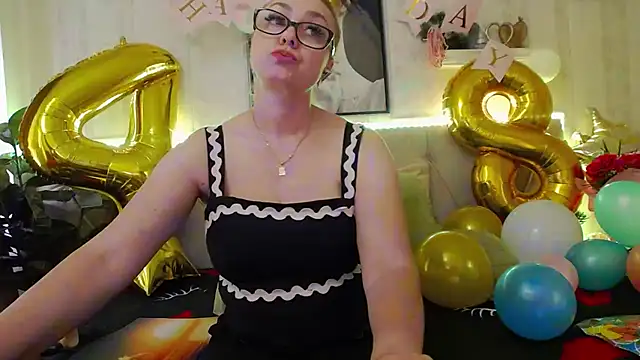 LadyJeen live cam on StripChat