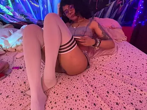 NoirAmina webcam