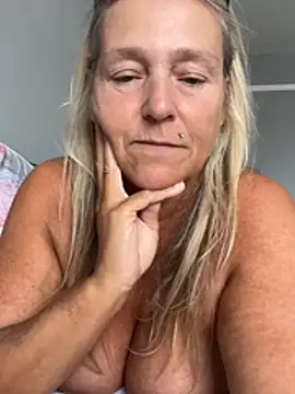 Blondnboujee53