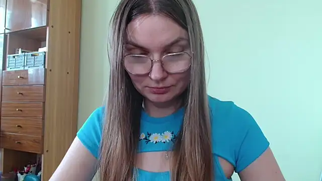 LooveELLYx live cam on StripChat