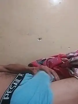 ovar12 live cam on StripChat