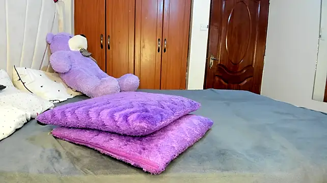 Ebony_dyme webcam