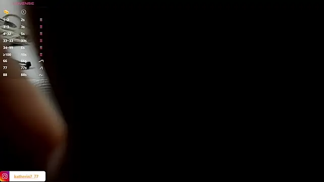 violetta_77m live cam on StripChat