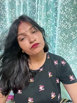 Priyaa_1433 webcam