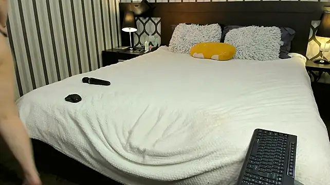 BrunetteKaty live sex cam