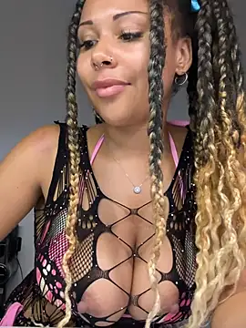HaileyDiana live cam on StripChat