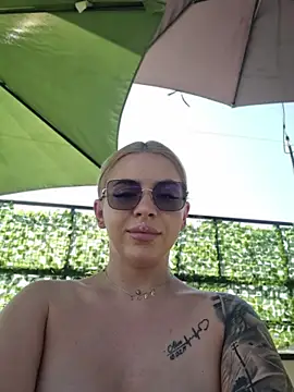 IveySin webcam