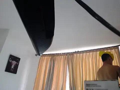 GilberMxx live room snapshot on Stripchat