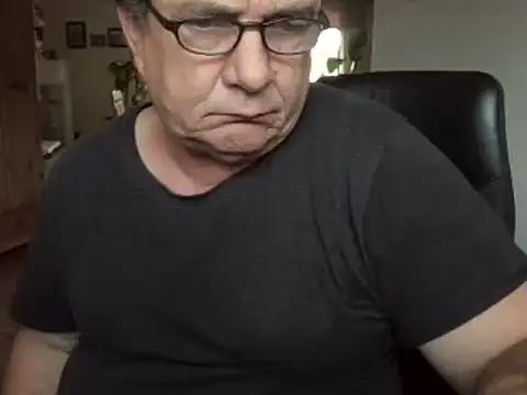 nobbie444 (M mature) - naked