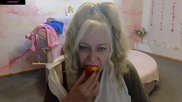 Penelope_Pinky live cam on StripChat