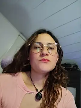 lindasyt live cam on StripChat