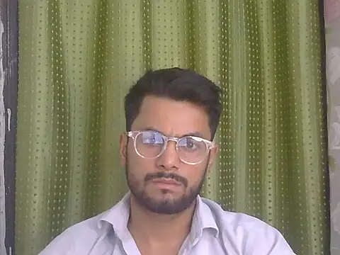 Stubborndesiboy live cam on StripChat