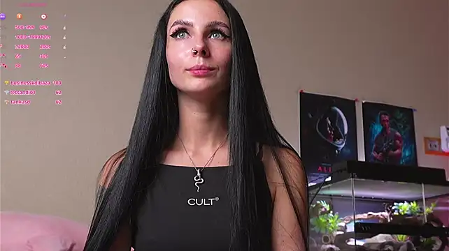 YaraAveiri live cam on StripChat