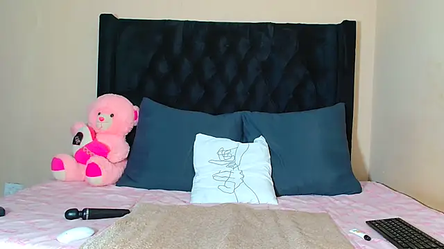 SweetieTinnyXx webcam