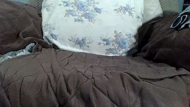 Jbsklxz67 live cam on StripChat