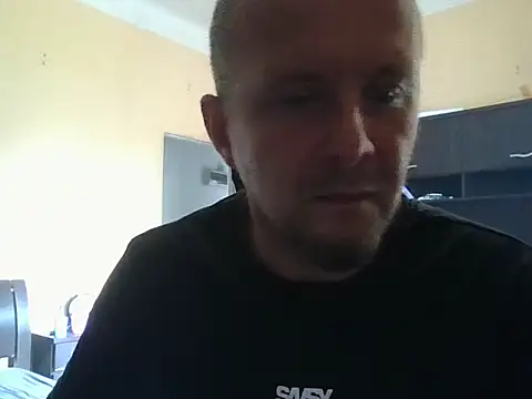 MrWhitePL live cam on StripChat