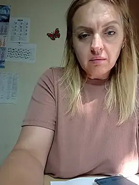 Ami_Foxy live cam on StripChat