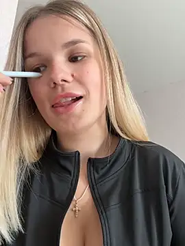 KimEvanss webcam