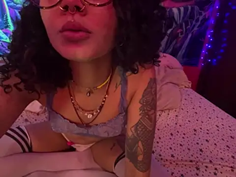 NoirAmina webcam
