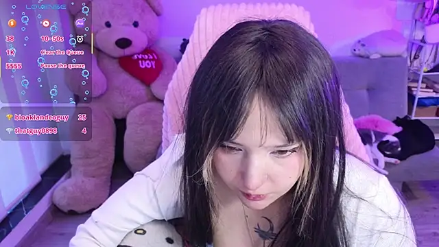 KuroChan420 live cam on StripChat