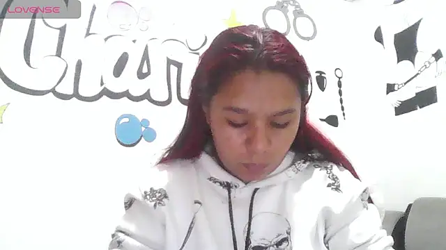 Charis_21 live cam on StripChat