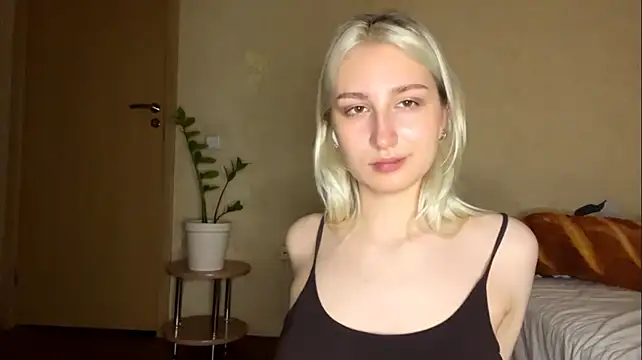 LishaNuding webcam