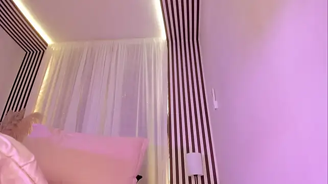 Samaantha-White live cam on StripChat