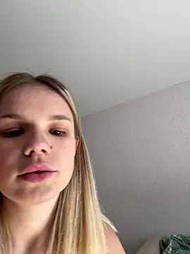 KimEvanss live cam on StripChat
