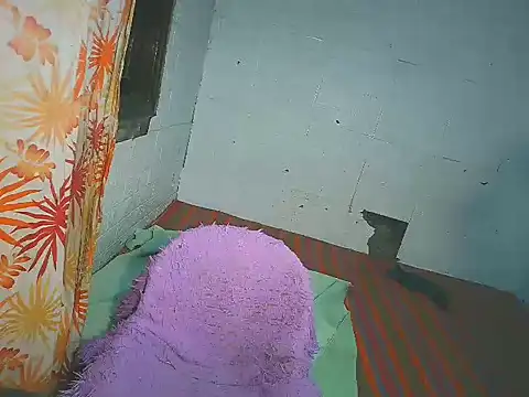 ZoeyisFIRE live sex cam