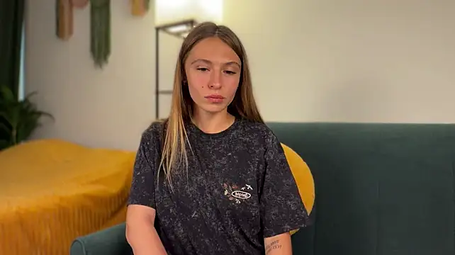LovelyKatea webcam